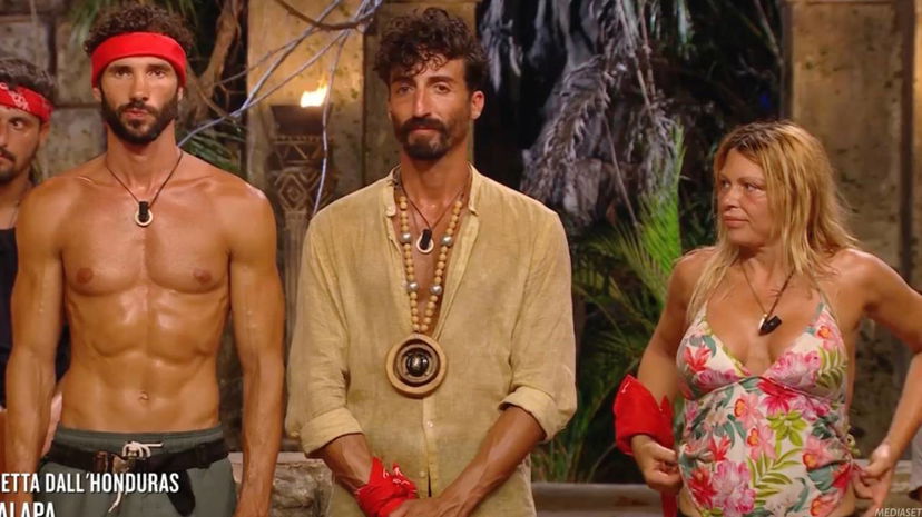 Sondaggio Isola dei Famosi, nuovo eliminato tra Artur, Samuel e Rosanna article-post
