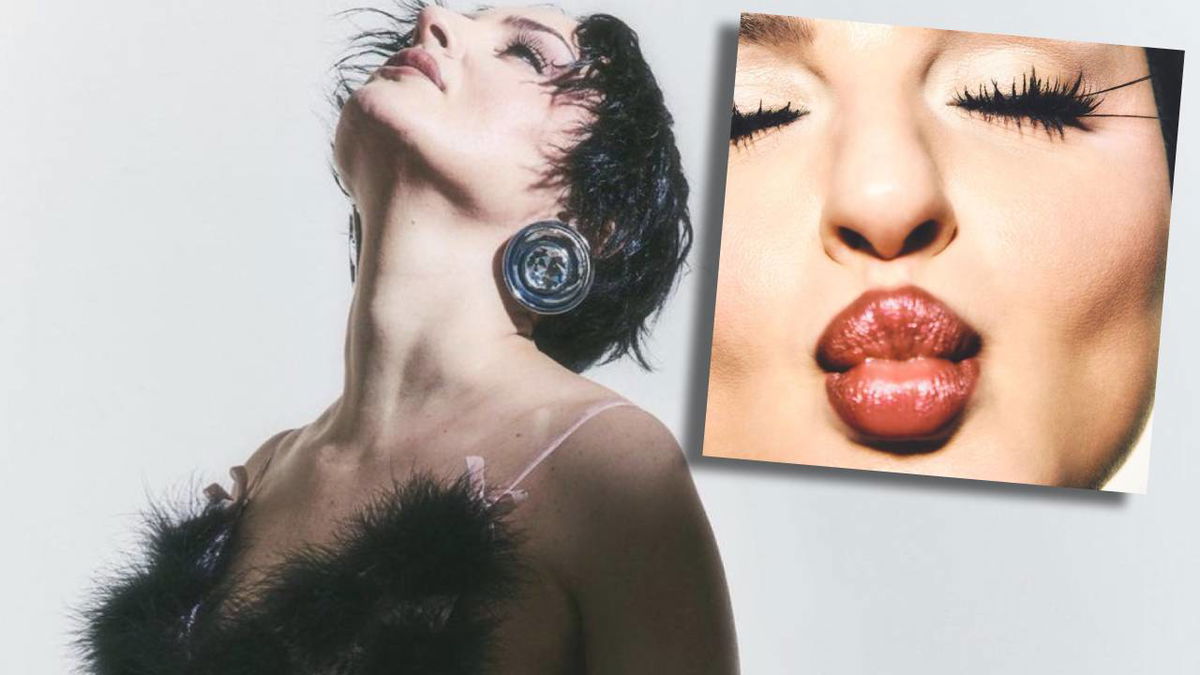 Arisa nella nuova canzone celebra “un bacio va bene fra due uomini e due donne” article-post