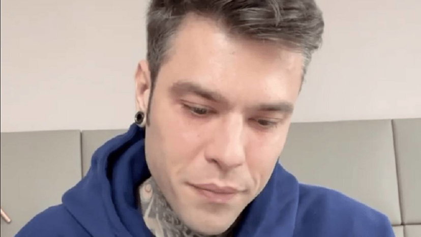Fedez ricoverato in ospedale: “È al San Raffaele con la sua famiglia” preview