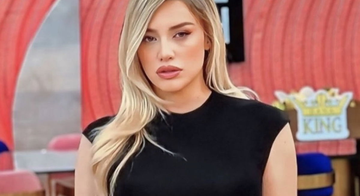Heidi Baci, il conduttore del GF Albania tira una stoccatina a Signorini article-post