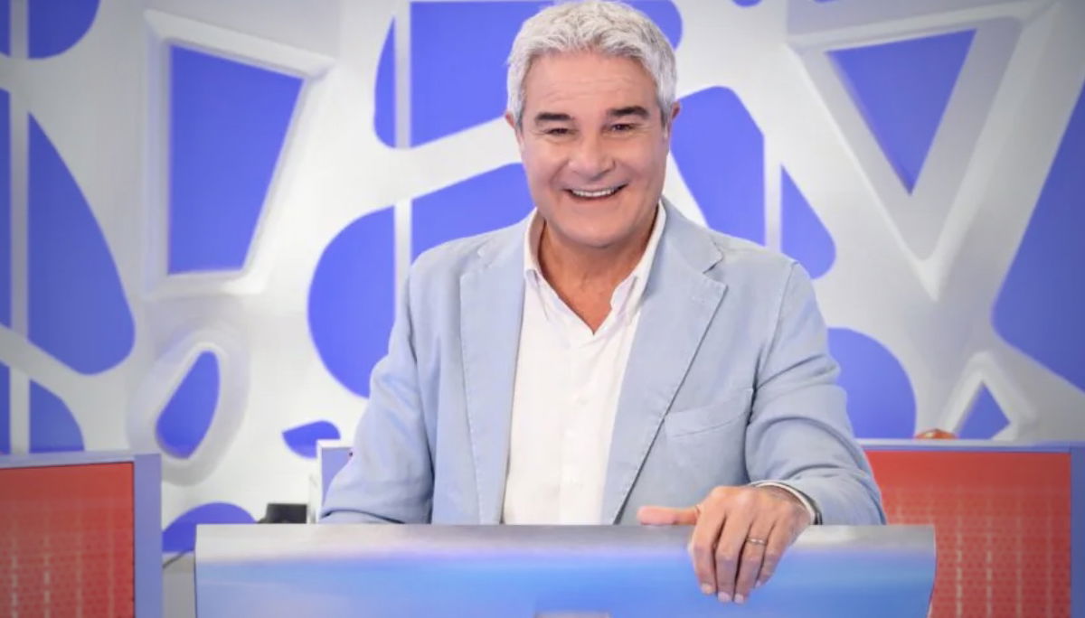 Mediaset gioca in ritirata contro il ritorno di Pino Insegno article-post