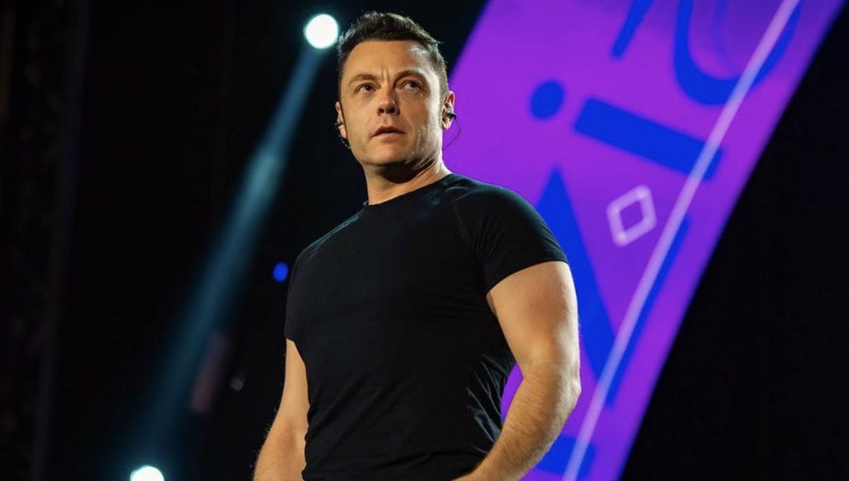 “O dimagrisci e ti fingi etero o niente contratto”, la reazione di Tiziano Ferro alle parole di Mara Maionchi article-post