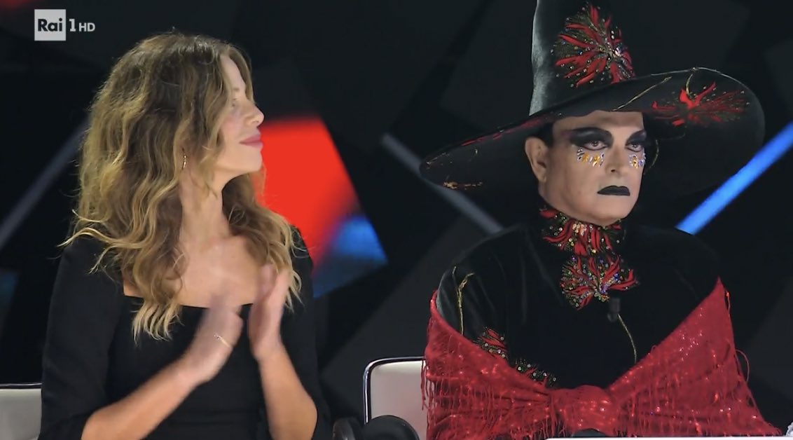 Alessia Marcuzzi a Tale e Quale Show al posto di Loretta Goggi, ma non sarà la sola article-post