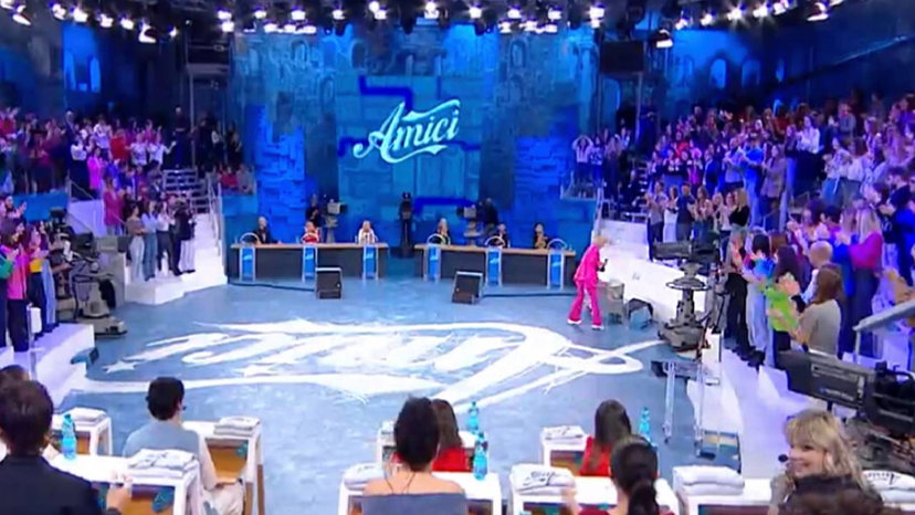 Cast dei professori di Amici “modificato”: chi potrebbe lasciare il talent preview