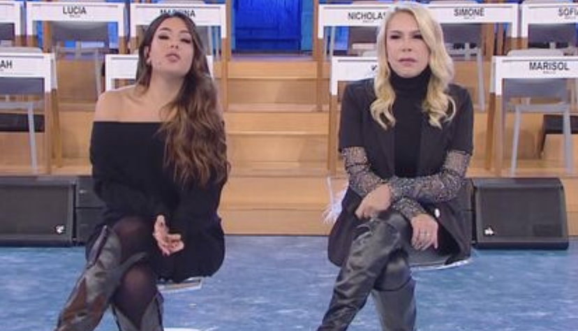 Anna Pettinelli: sua figlia beccata con un ex vippone di Alfonso Signorini preview