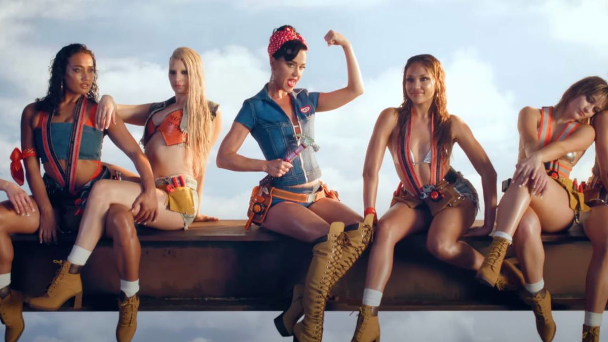 Katy Perry eroina femminista in Woman’s World: il nuovo singolo article-post