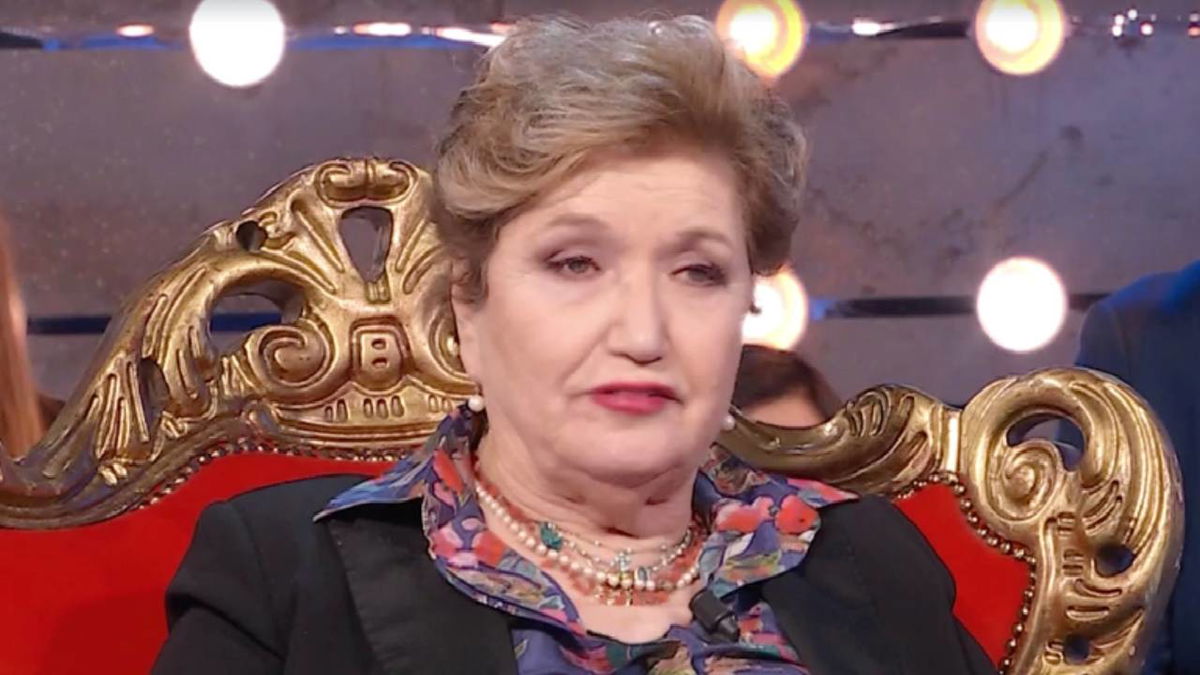 Maionchi nella giuria di Ballando con le Stelle? Arriva lo strano video article-post