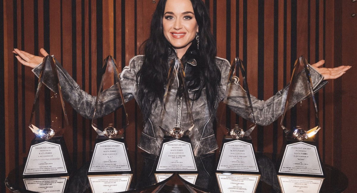 Katy Perry entra nell’olimpo della musica e raggiunge Taylor Swift article-post