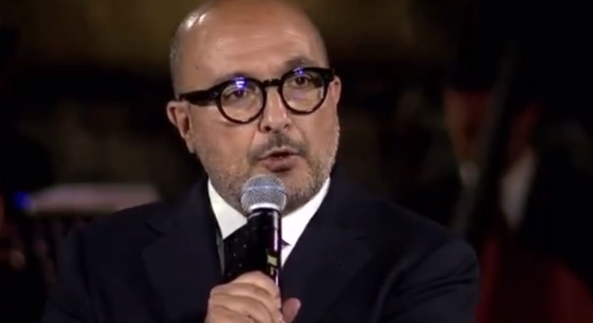 Fischi per il ministro Sangiuliano, ma su Rai1 quella parte non va in onda: la risposta della Rai article-post
