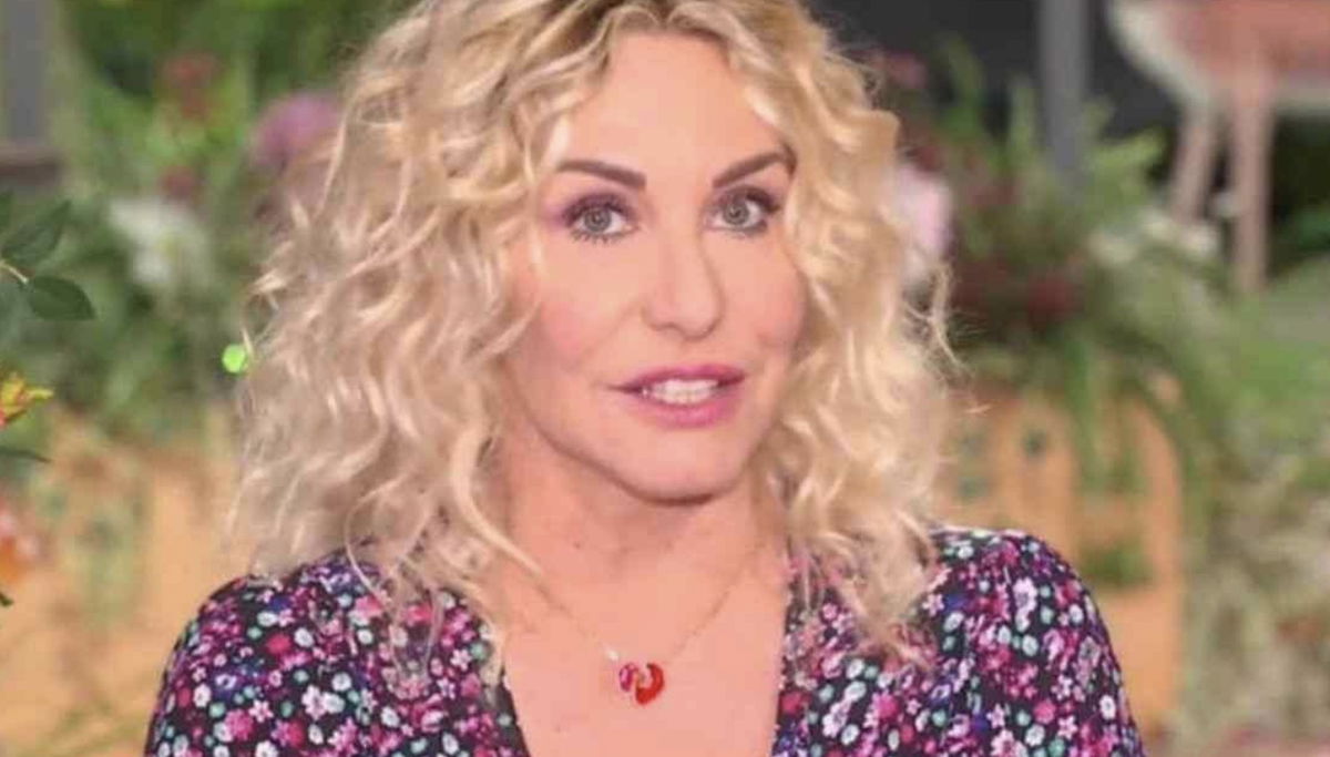 Antonella Clerici organizza il suo funerale: “Ecco come dovrà essere” article-post
