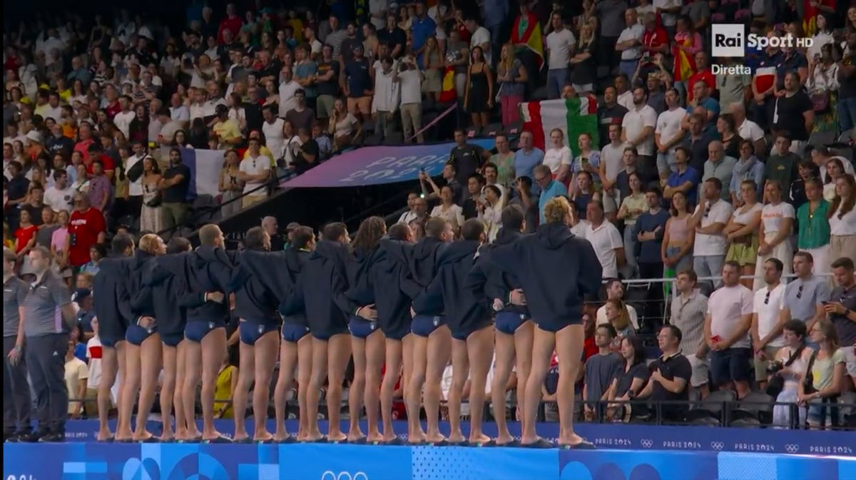 Protesta alle Olimpiadi di Parigi: il Settebello contro i giudici durante l’inno e la partita article-post