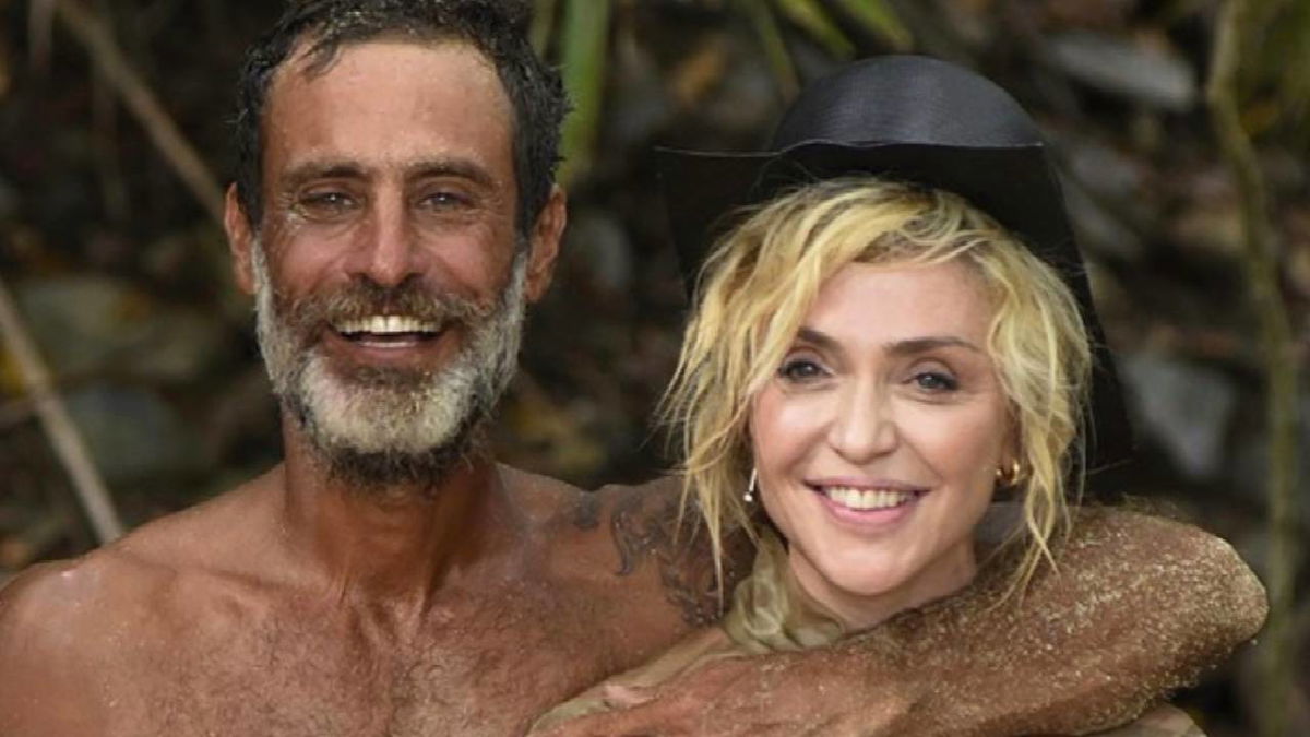 Raz Degan ha tradito la Barale con una vip, Paola ora conferma il nome article-post