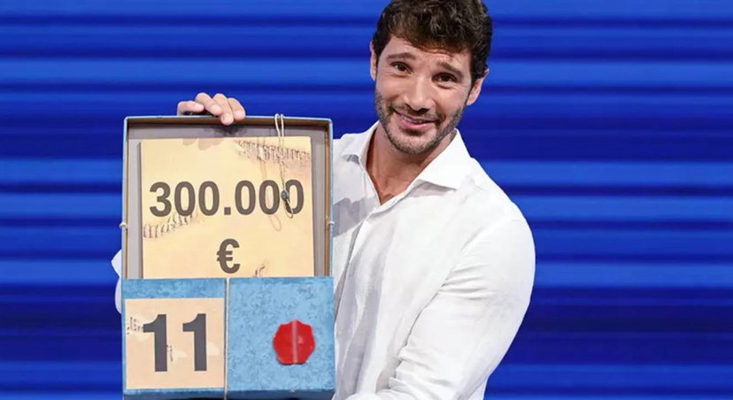 Stefano De Martino: le parole di Amadeus e Maria De Filippi prima del debutto ad Affari Tuoi preview