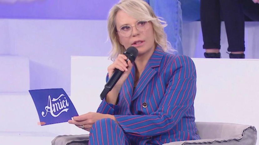 Tradimento per la De Filippi ad Amici?: “Maria stai attenta” article-post