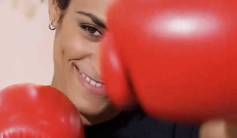 Imane Khelif stravolge il look. “Angela Carini come le piagnone a scuola” preview