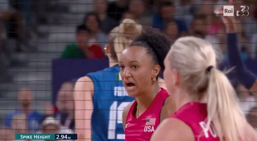 La pallavolista americana Haleigh Washington impreca in italiano durante la finale delle Olimpiadi preview