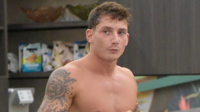 Tommaso preso di mira al Grande Fratello: “Lo nomineranno tutti” preview