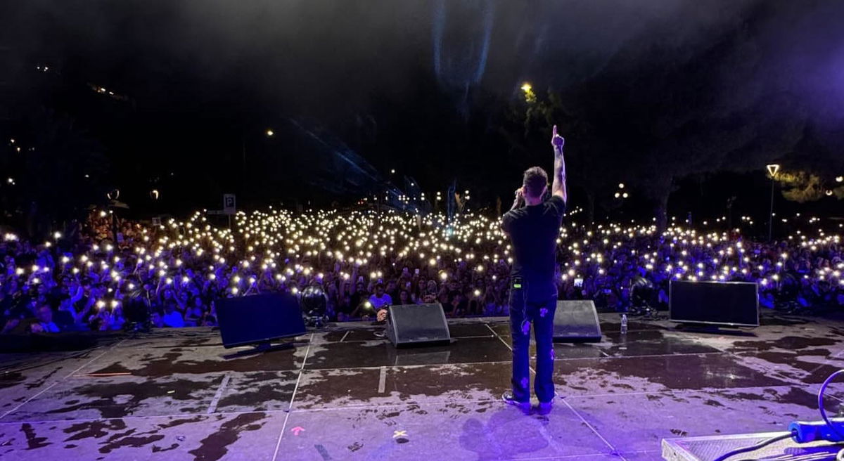 Fedez in concerto risponde al dissing di Tony Effe article-post