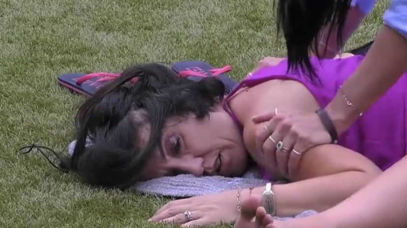 Pamela Petrarolo ha avuto un malore al Grande Fratello: “Alzatele le gambe!” preview