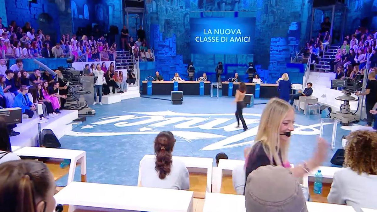 Anticipazioni di Amici 24: un ritorno, gli ospiti, le classifiche e le sfide article-post