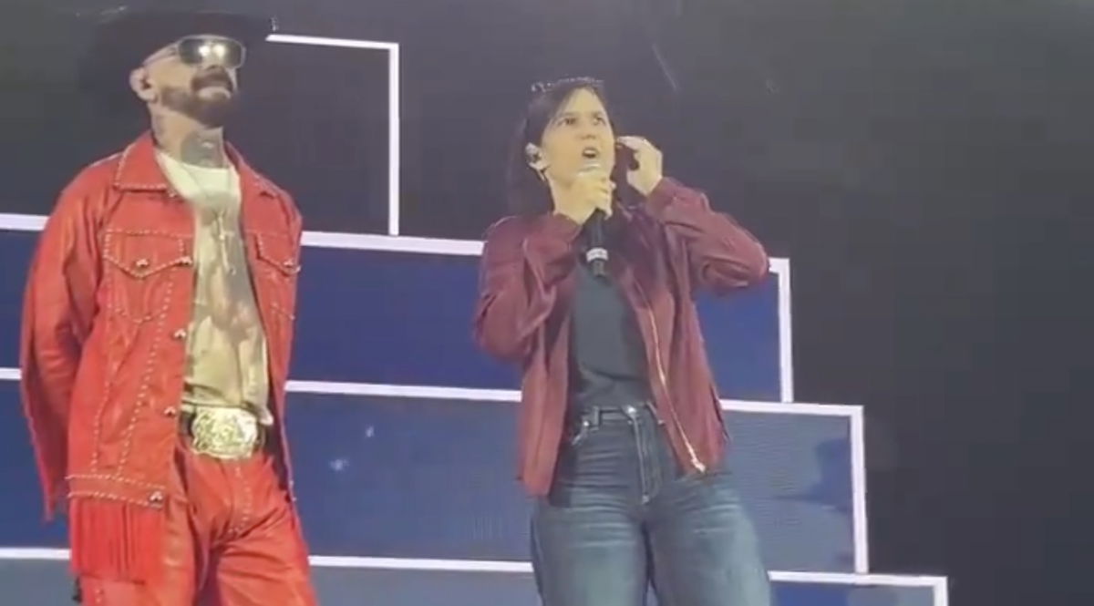 Elly Schlein duetta con J-Ax sul palco del Forum di Assago article-post