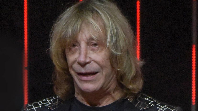 Enzo Paolo Turchi si ritira dal Grande Fratello, annuncio e motivi preview