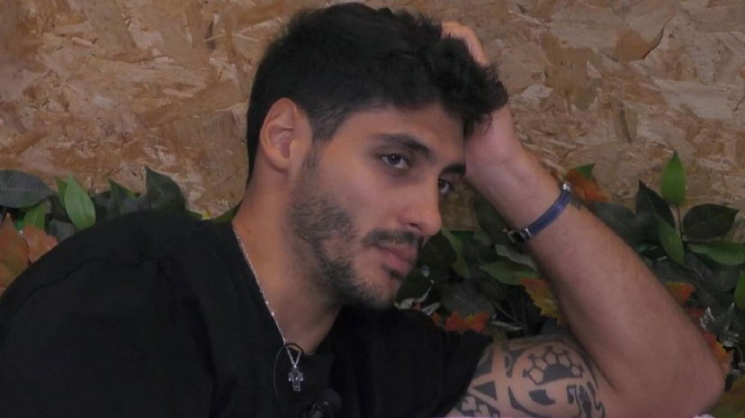 Javier Martinez spiazza i gieffini: “Una scelta che fa male, ma è dovuta” preview