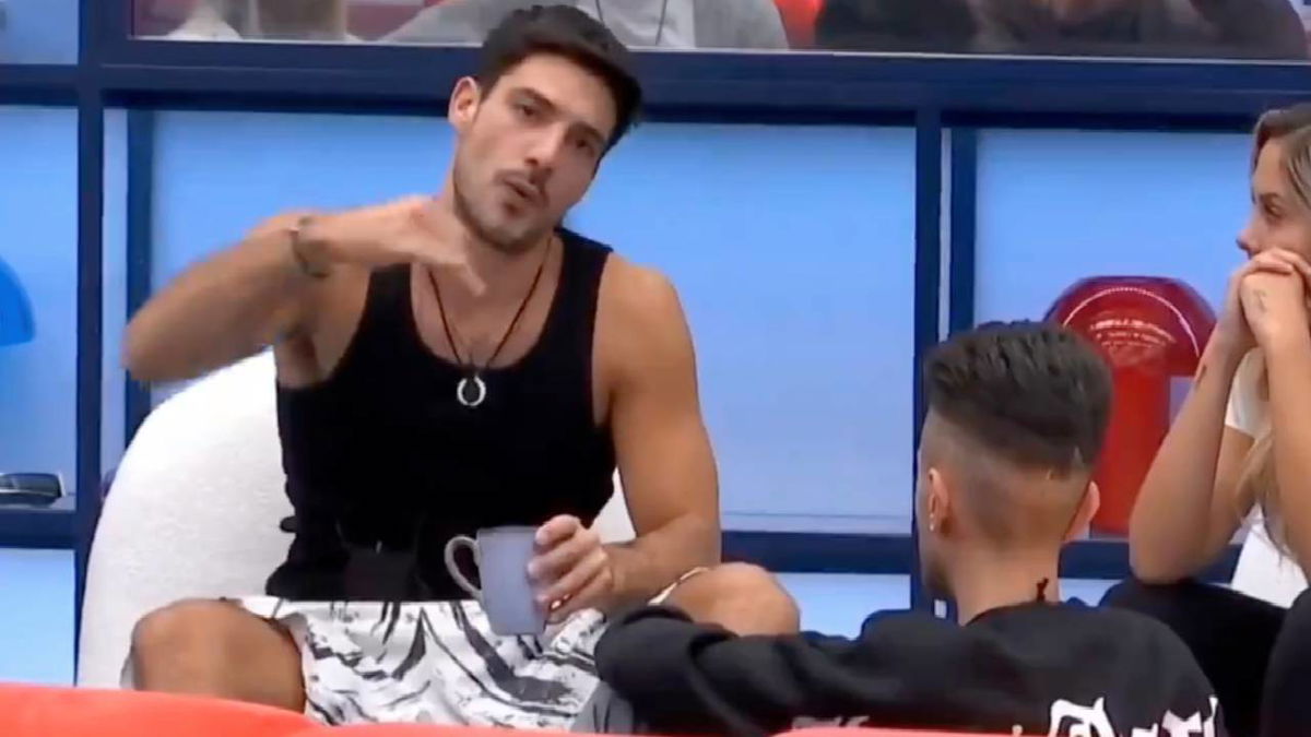 Lorenzo Spolverato in Spagna fa confessioni sul GF: “Vai fuori e paghi” article-post