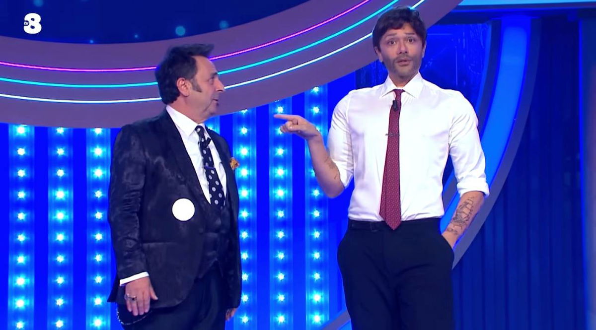 Stefano De Martino, l’imitazione di Luigi Esposito a GialappaShow è geniale article-post