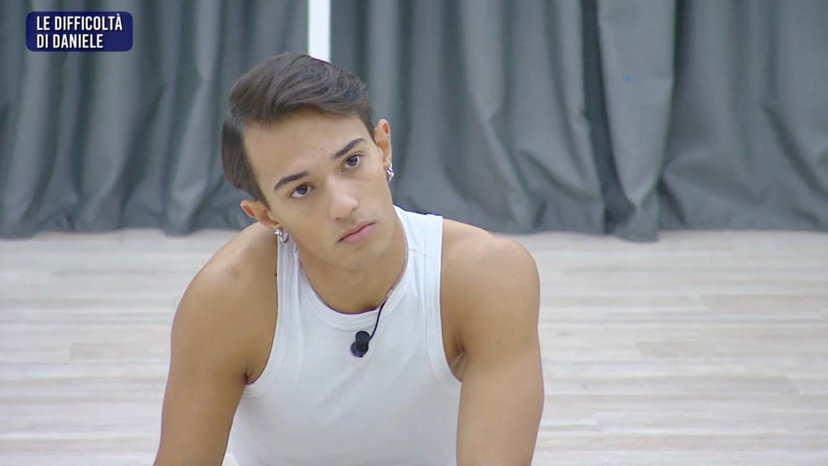 Daniele Doria si apre: “Non ho amici, mi prendevano in giro, anche qua mi sento solo” preview