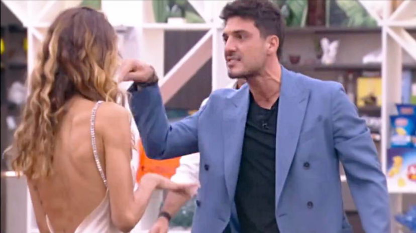 Lite durante la pubblicità al Grande Fratello: “Cosa sono queste minacce?” preview