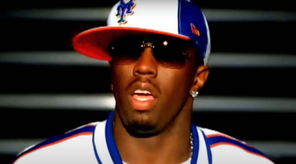 Uomo denuncia Diddy: “Cosa mi ha fatto quando avevo 16 anni” article-post