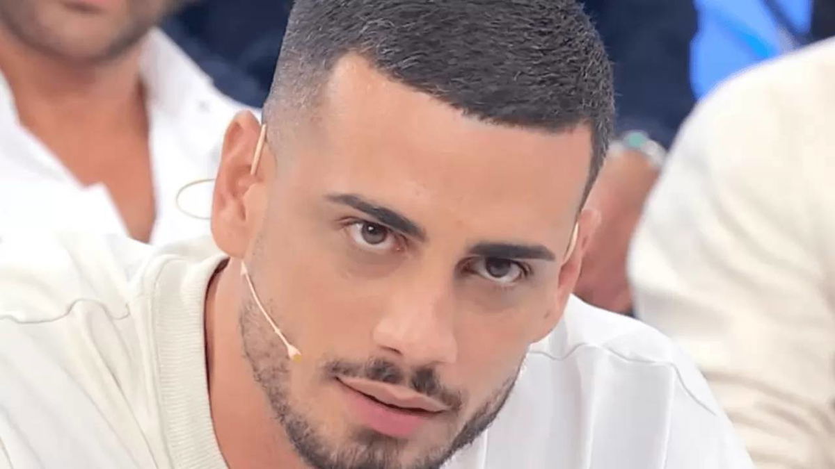 Alessio Pecorelli allontanato da Uomini e Donne, il parere di un altro ex tronista article-post