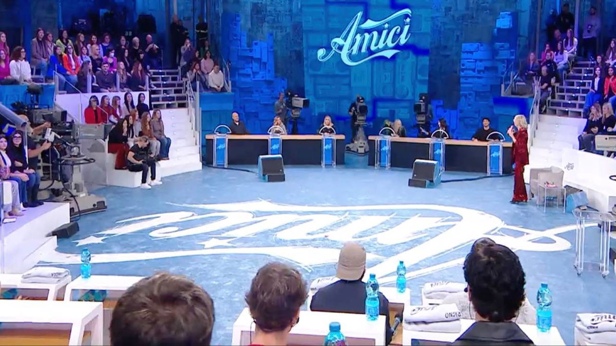 Alunno di Amici spiazza durante la registrazione e confessa una cotta article-post