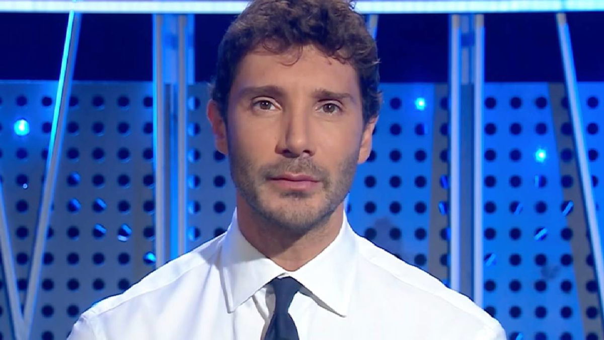 De Martino, cosa si sussurra su di lui nei corridoi della Rai article-post