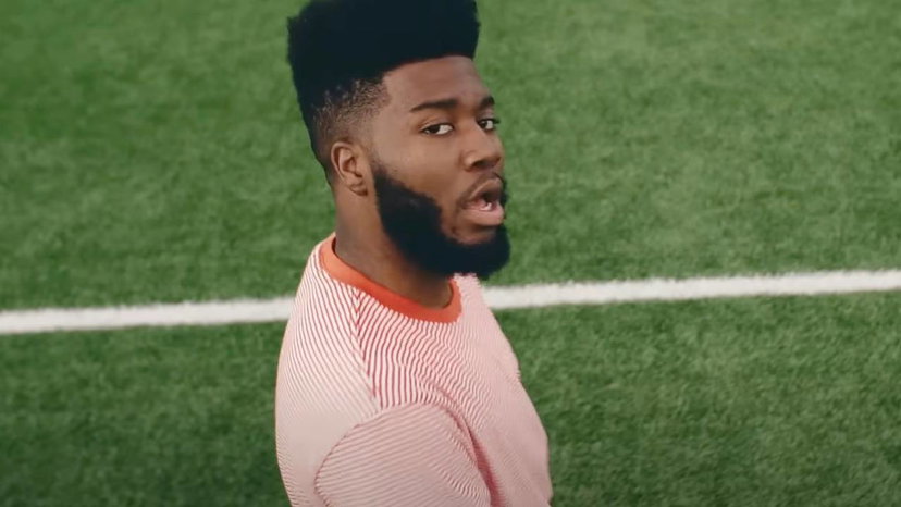 Khalid, un ex fidanzato gli fa outing e lui ammette: “Sono gay e sto bene” preview
