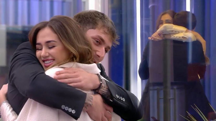 Maica e Tommaso si riabbracciano, lui si emoziona: “Forte connessione” preview