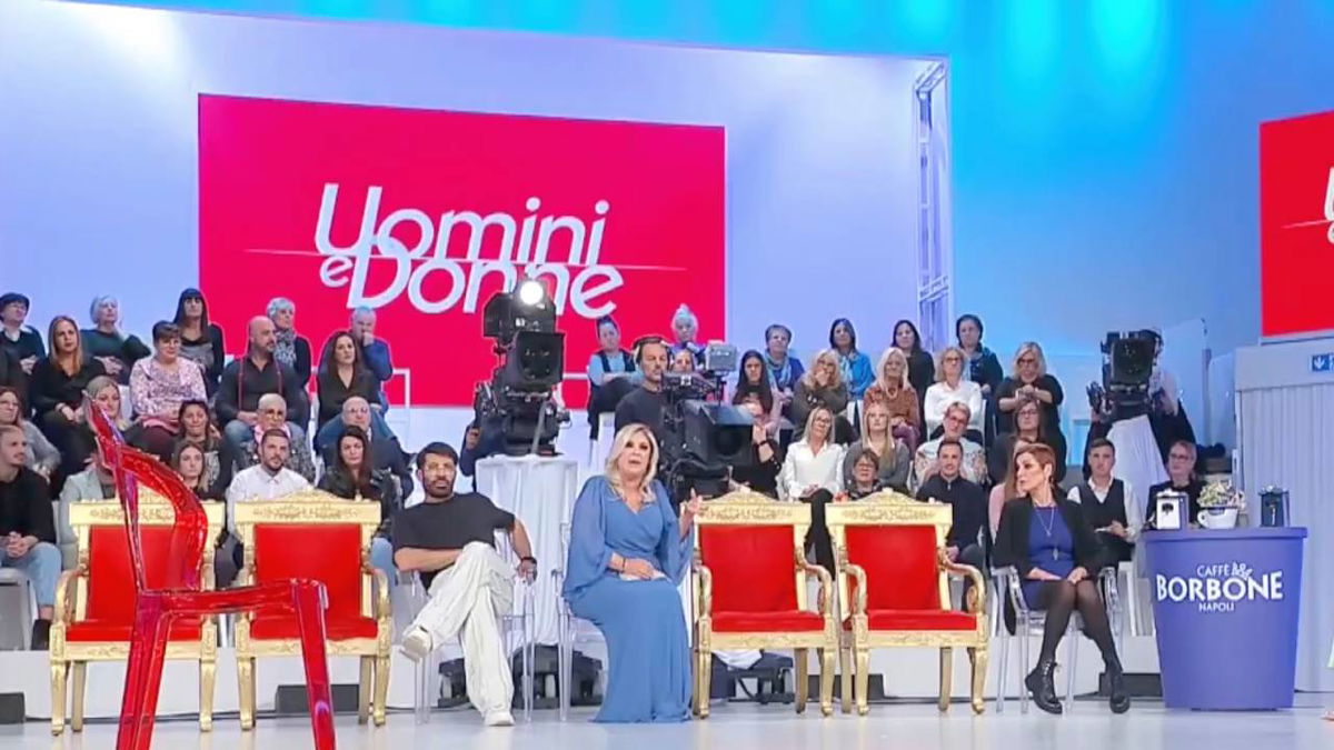 Segnalazione choc a Uomini e Donne: “Dopo ha abbandonato lo studio” article-post