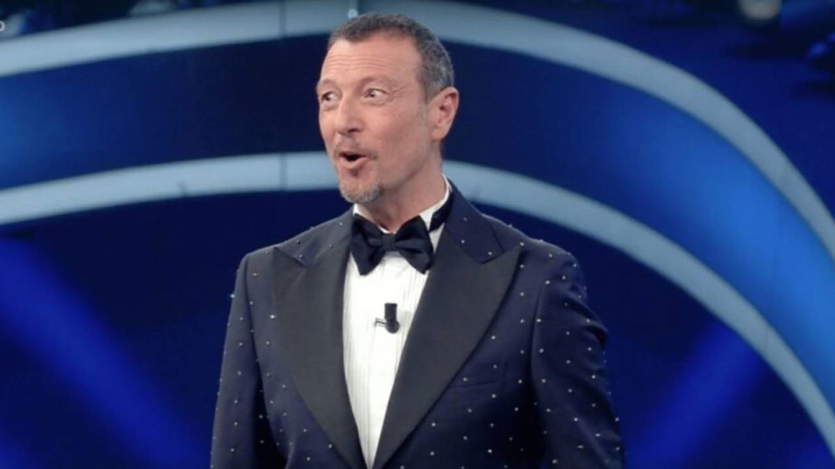 Amadeus svela chi è il cantante con cui ha chiuso i rapporti a causa di Sanremo: “Con me ha chiuso!” article-post