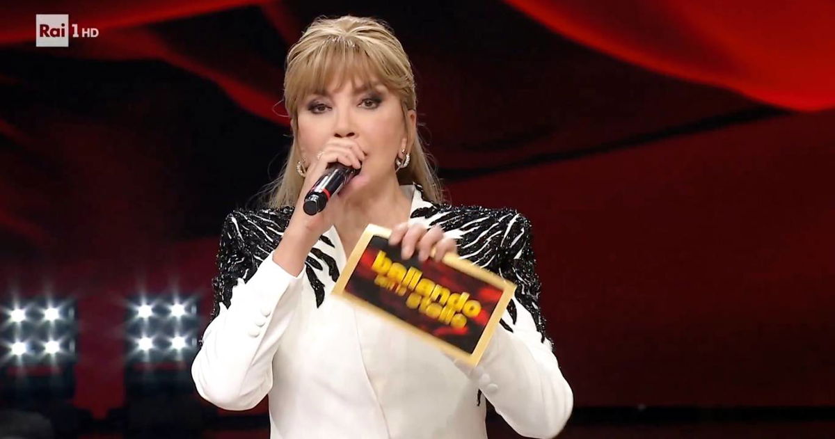 Ballando con le Stelle, saltato il nome di Barbara d’Urso: chi sono i 12 vip in lizza article-post