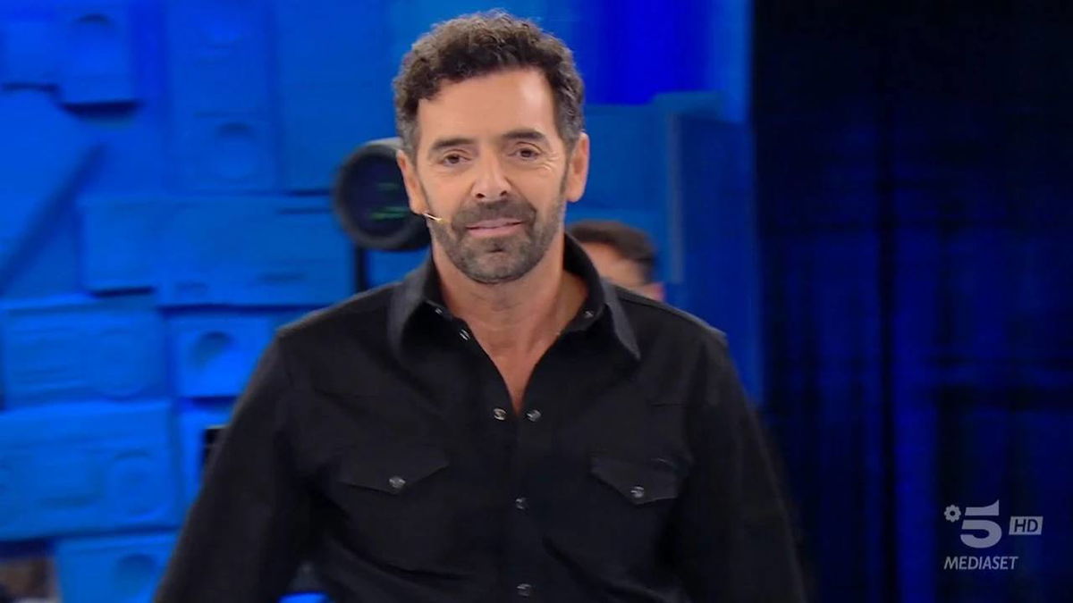 Alberto Matano, il primo bacio a un uomo: “Ecco quando” article-post