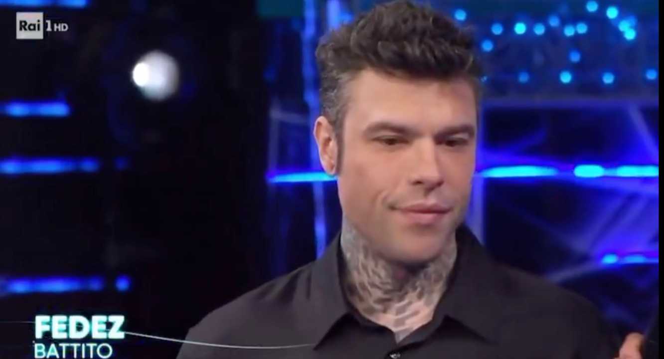 Fedez a Sarà Sanremo: retroscena di un giornalista e di chi l’ha incontrato dietro le quinte