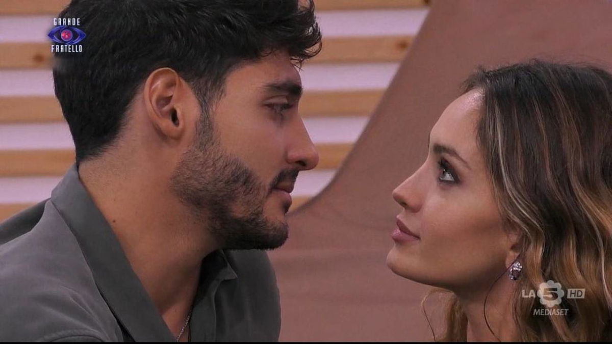 Helena Prestes si dichiara a Javier Martinez: la reazione di lui article-post