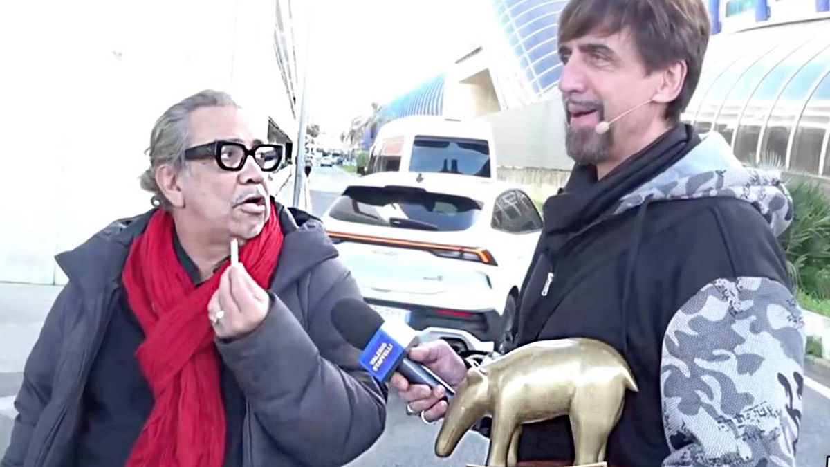 Tapiro di Striscia frantumato a terra: Guillermo Mariotto contro Staffelli article-post