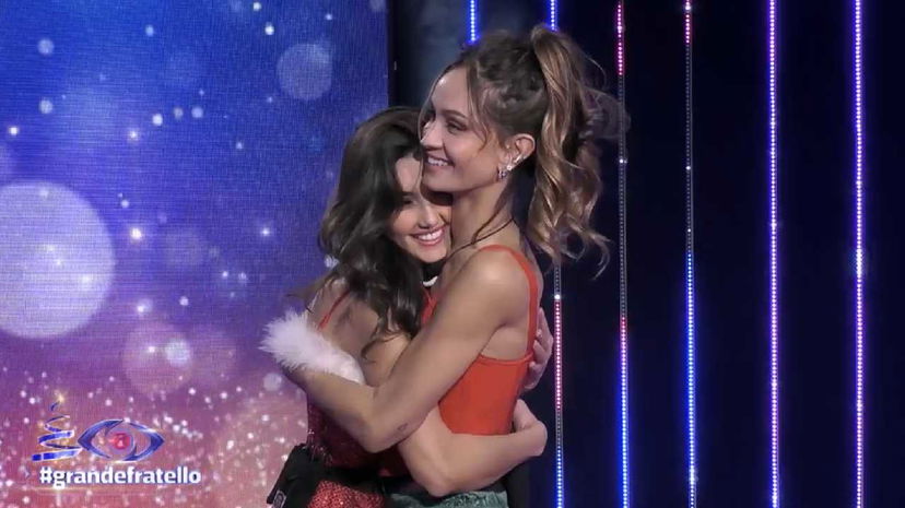 Zeudi e Helena sono una coppia: “L’ho sempre saputo, ma ero spaventata” preview