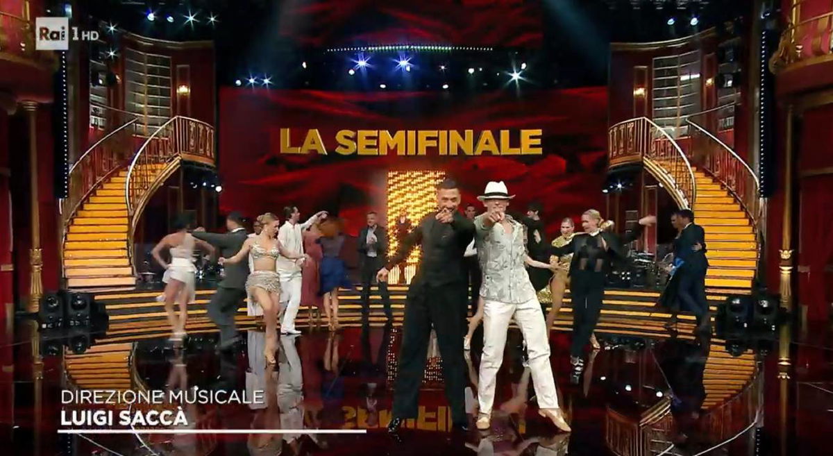 Ballando con le Stelle: chi è stato ripescato e chi è il nuovo ballerino di Federica Pellegrini article-post