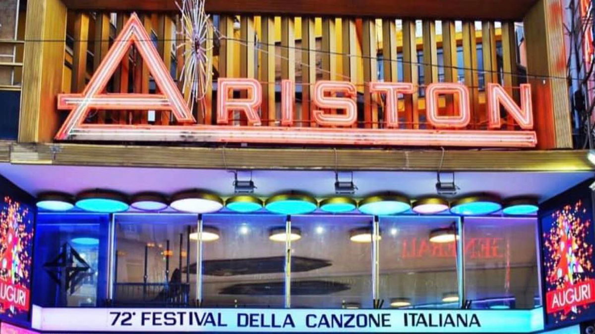 Famoso cantante ospite a Sanremo: “All’Ariston ero strafatto” article-post