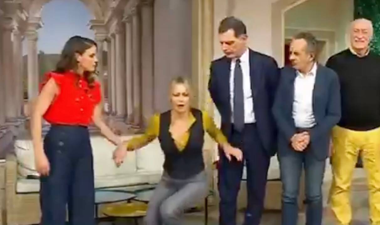 Anna Falchi sviene in diretta a I Fatti Vostri, il video