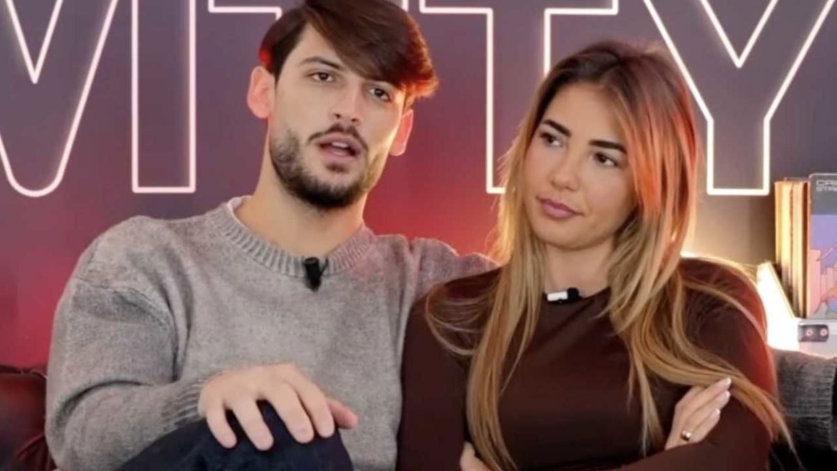 Martina e Ciro: “Cosa abbiamo fatto la prima notte e come ci siamo memorizzati in rubrica” article-post