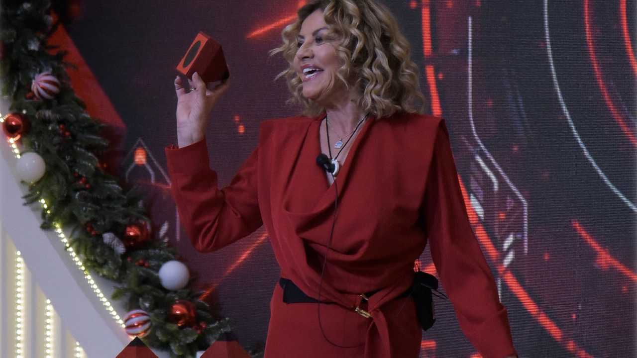 Eva Grimaldi: le cose dette a Jessica senza microfono e la difesa surreale per Helena